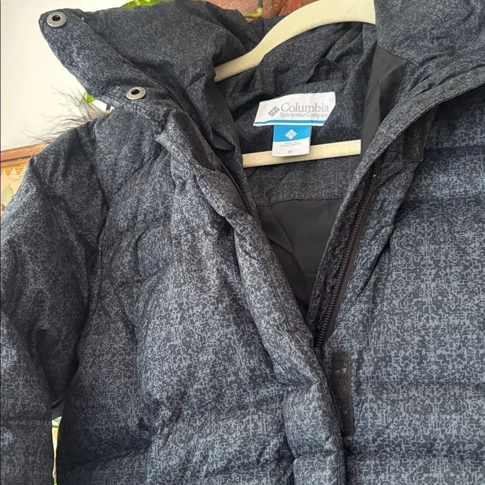 Hardly Worn! Columbia Down Gray Puffer Jacket Detachable Faux Fur Hood Size Med - Picture 4 of 14